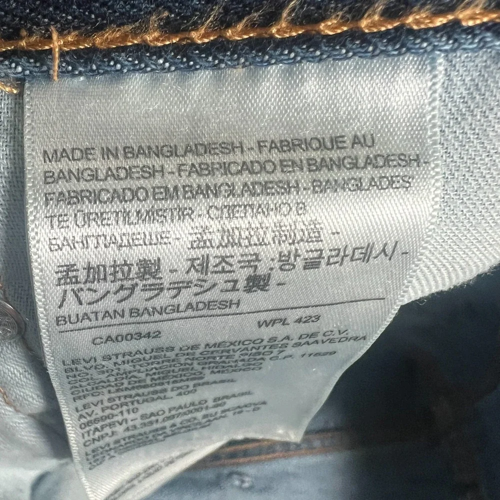 Levi's 550 Jeans Men 39x29.5 Blue Denim Cotton Straight Leg Mid Rise Relaxed Fit